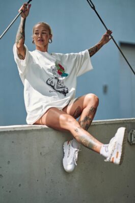 T-shirt LET MI STRADDLE YOUR MIND